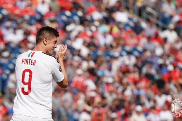 Krzysztof Piatek Hanya Setahun di AC Milan, Kutukan Nomor 9 Berlanjut