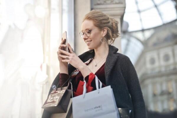 5 Keuntungan Belanja Fashion Secara Online yang Jarang Disadari