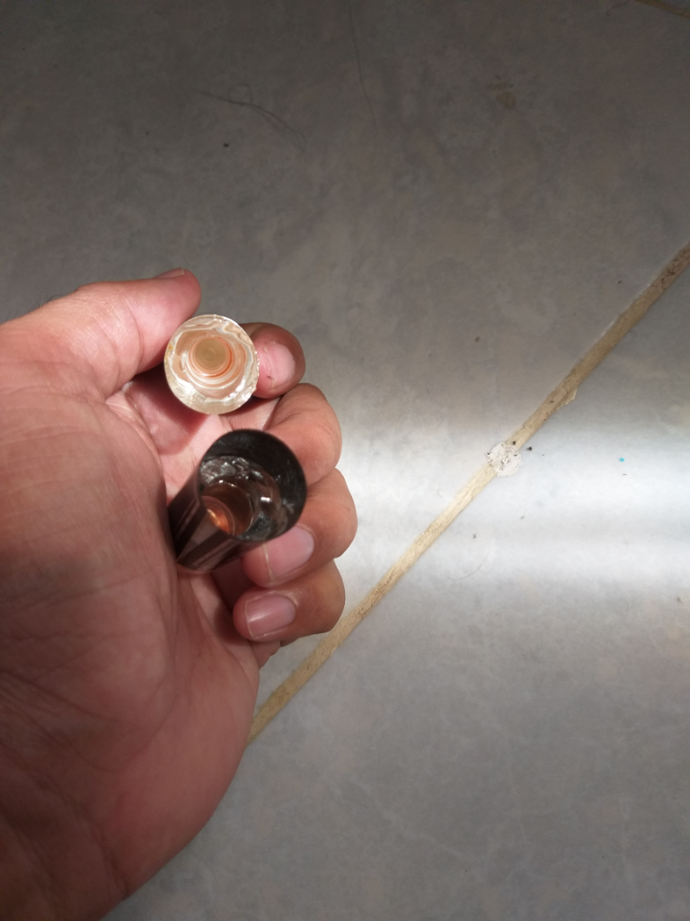 Botol Minyak Bertuah Dari Pedalaman Kalimantan Pecah