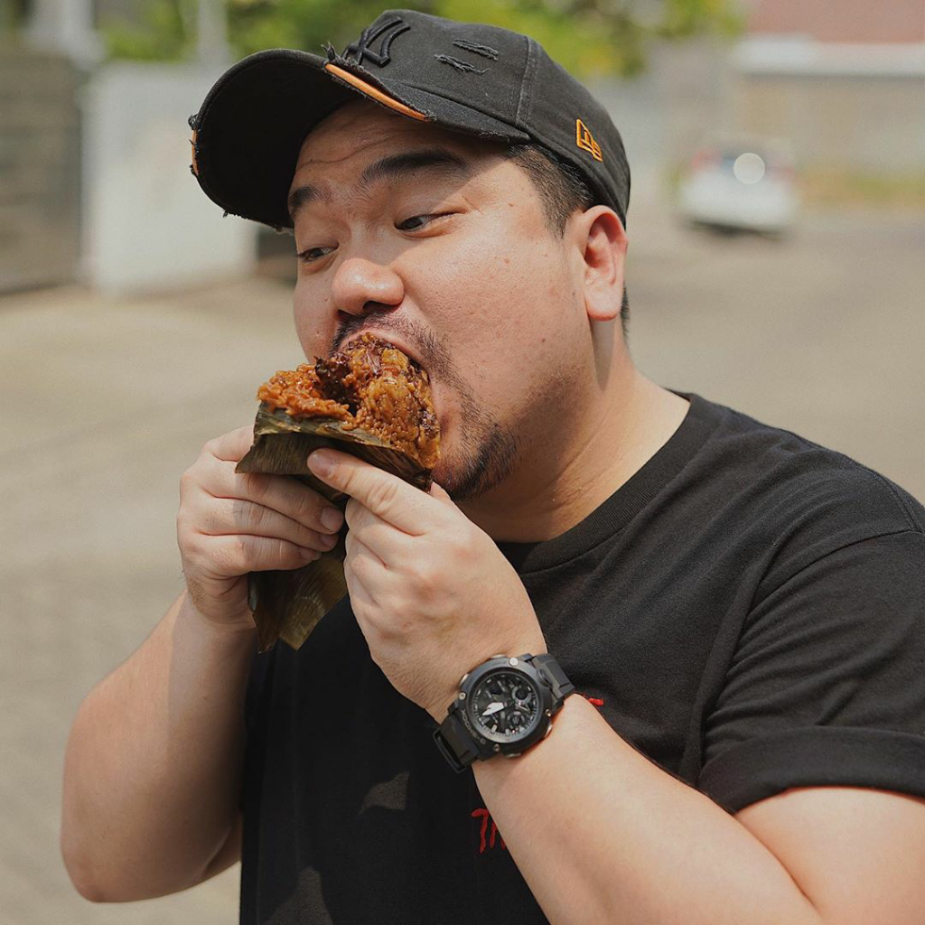 Nex Carlos, Food Vlogger Yang Dapat Julukan &quot;Penglaris Online&quot;