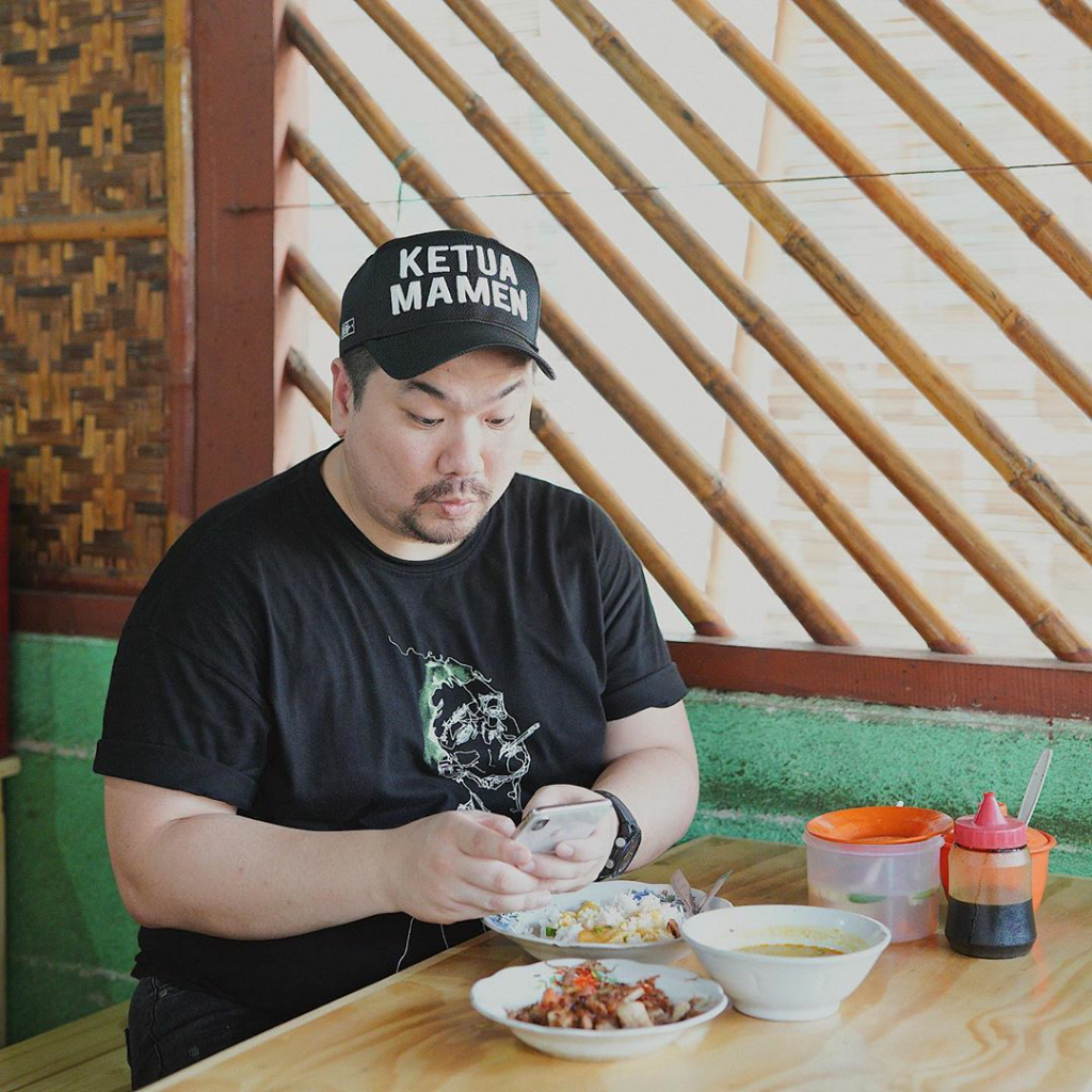 Nex Carlos, Food Vlogger Yang Dapat Julukan &quot;Penglaris Online&quot;