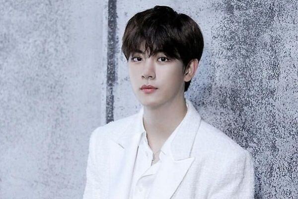 9 Potret Perjalanan Karier Jibeom Golden Child yang Memesona