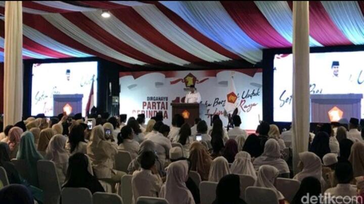 Prabowo Sapa Anies di HUT Gerindra: Walaupun Tak Resmi Kader, tapi Hatinya