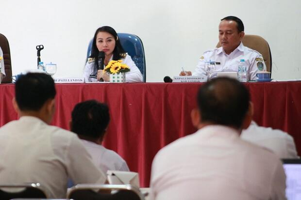 Bupati Landak Ingatkan Disdikbud Agar Bekerja Cepat dan Tepat