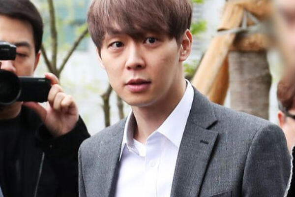 Katanya Bakal Berhenti Jadi Artis, Park Yoochun Malah Umumkan Bakal Comeback
