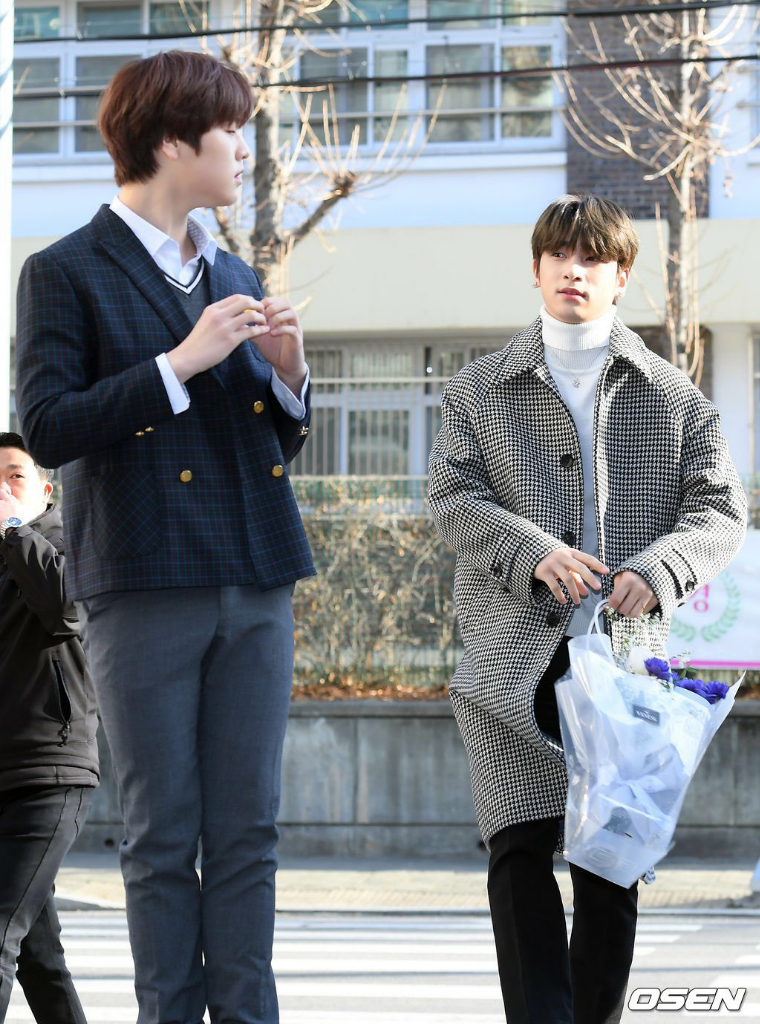 Congraduations!! Intip Momen Manis Kelulusan SMP Nam Do Hyon Bareng Lee Han Gyul