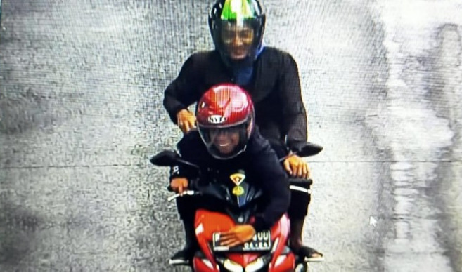 Begini Cara Polisi Tindak Pemotor Masuk Busway yang Tutupi Nopol Pakai Tangan
