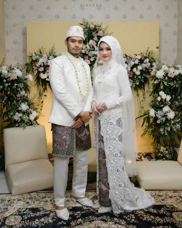 10 Potret Manis Pernikahan Ana Riana, Istri Mas Pur di Sinetron TOP