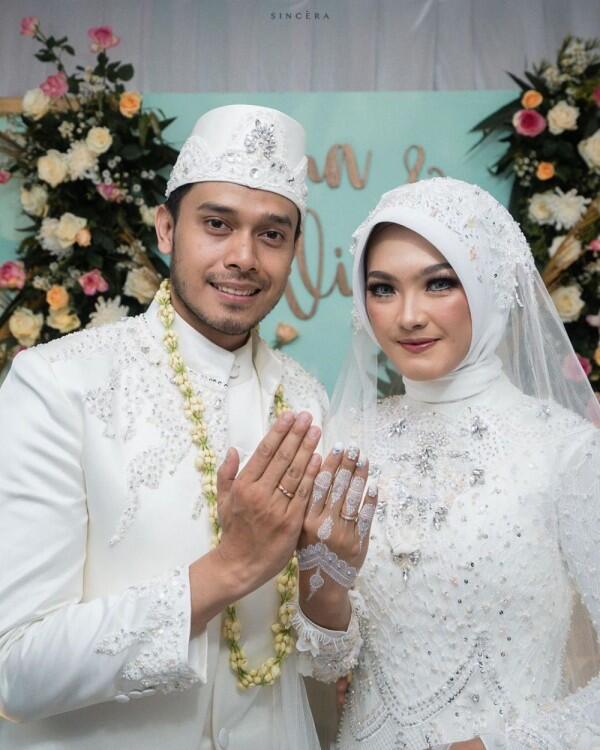 10 Potret Manis Pernikahan Ana Riana, Istri Mas Pur di Sinetron TOP