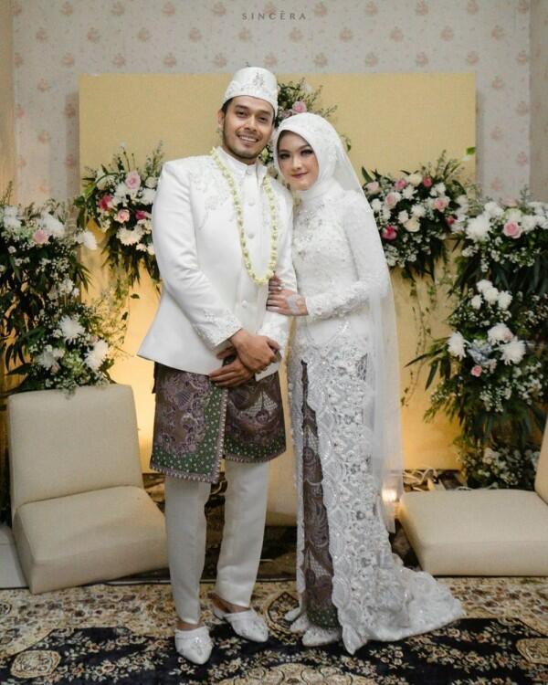 10 Potret Manis Pernikahan Ana Riana, Istri Mas Pur di Sinetron TOP