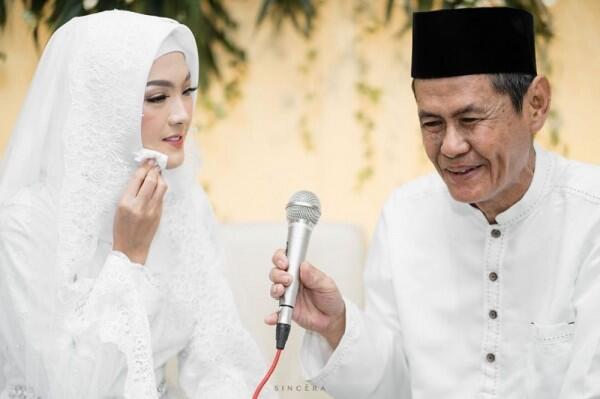 10 Potret Manis Pernikahan Ana Riana, Istri Mas Pur di Sinetron TOP