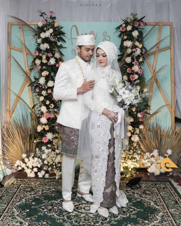 10 Potret Manis Pernikahan Ana Riana, Istri Mas Pur di Sinetron TOP