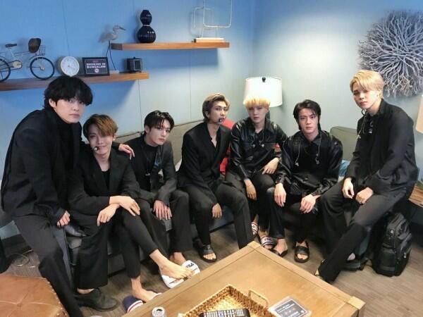 Penuh Makna, Ini Lirik Lagu BTS Black Swan yang Menyentuh