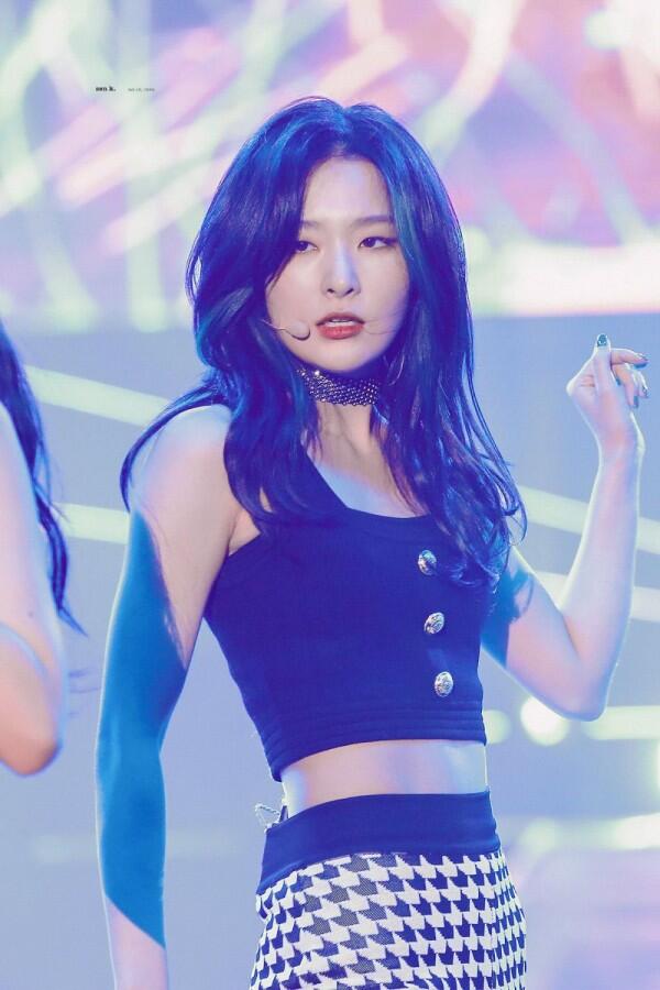 Karismatik, 10 Potret Seulgi Main Dancer Red Velvet di Atas Panggung
