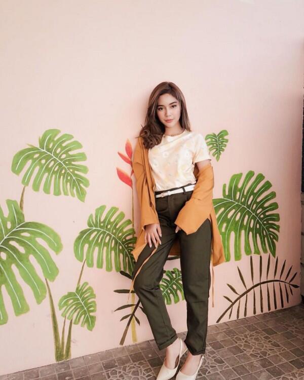 10 Potret Casual Style ala Fay Nabila, Gaya Masa Kini yang Cute Abis!