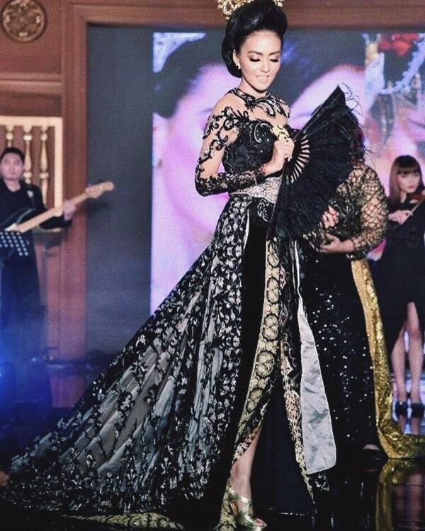 9 Inspirasi Kebaya ala Kykuu, Istri Ge Pamungkas, Menawan Abis