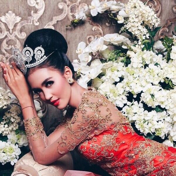 9 Inspirasi Kebaya ala Kykuu, Istri Ge Pamungkas, Menawan Abis