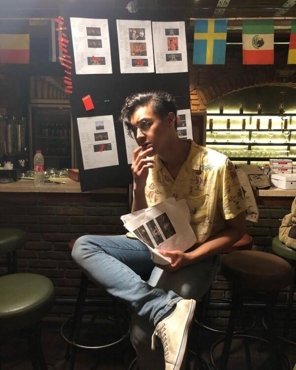 10 Inspirasi Vintage Style ala Ardhito Pramono yang Curi Perhatian
