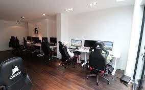 Apa Itu Gaming House Dalam Team E-sport ?
