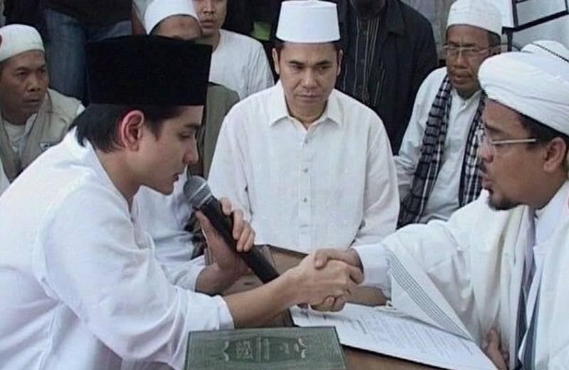Dulu Diislamkan Habib Rizieq, Kini Terungkap Steve Emmanuel Pindah Agama Lagi