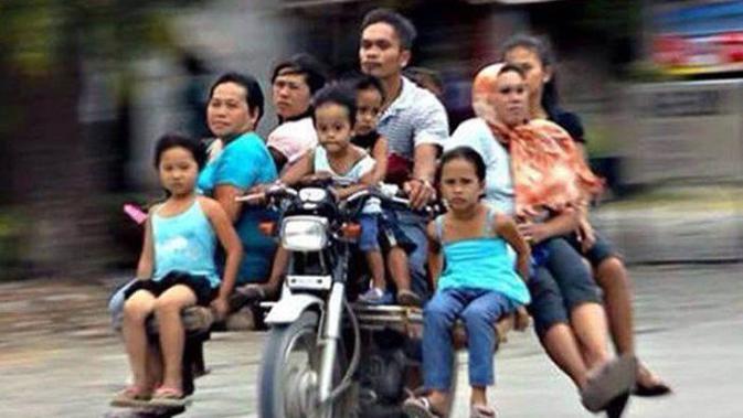 Untuk Para Pemotor, Hindari Kebiasaan ini Saat Berkendara, Bahaya!