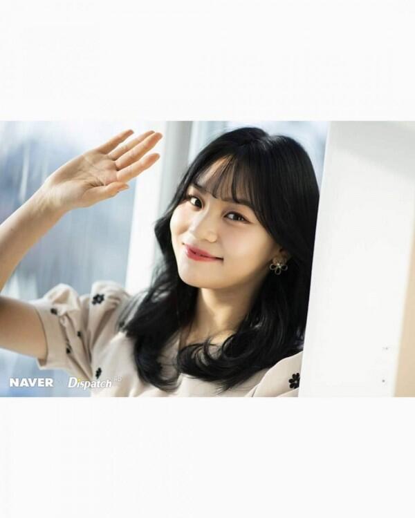 Lokal Banget! 9 Potret Umji GFriend dengan Rambut Hitam Saat Comeback