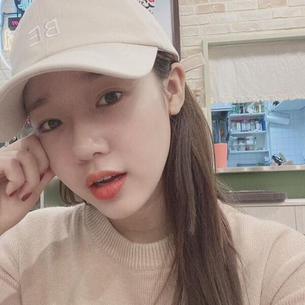 Sempat Hiatus, 10 Potret Terbaru Yoojung Weki Meki yang Bikin Pangling