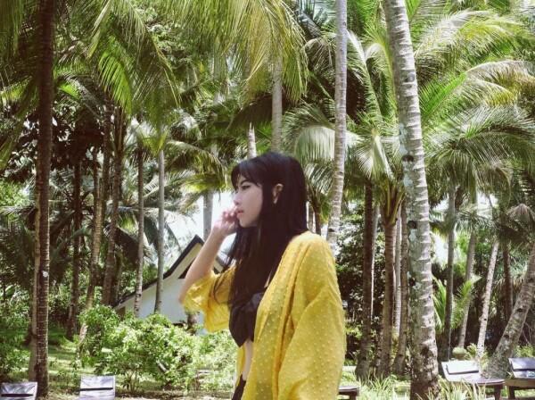 Bingung Padu Padan Outfit Kuning Hitam? Intip 9 Gaya Kece Yumna Kemal