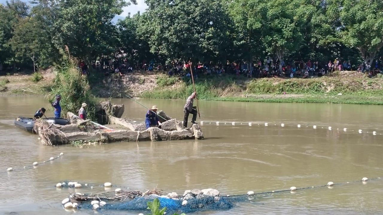 Drama Berlanjut, Kisah Buaya Berkalung Ban 