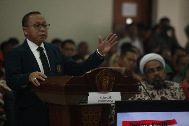 Ujian Doktoral, Agus Ambo Djiwa Paparkan Pembangunan Berkelanjutan di Pasangkayu