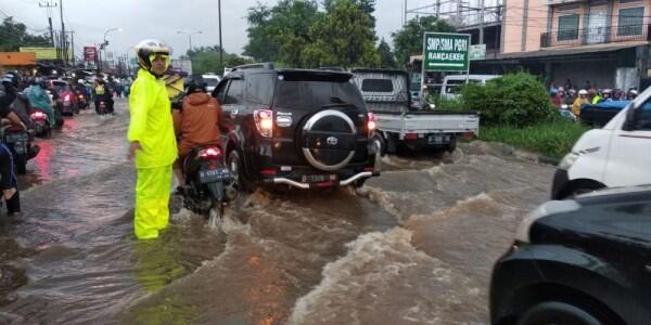 Hujan Deras Sejak Semalam, Ini Titik-Titik Banjir di Seputar Jakarta