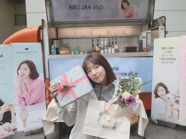 Film Barunya Segera Rilis, Ini 10 Potret Park Shin Hye yang Kian Manis