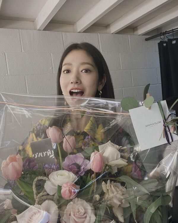 Film Barunya Segera Rilis, Ini 10 Potret Park Shin Hye yang Kian Manis