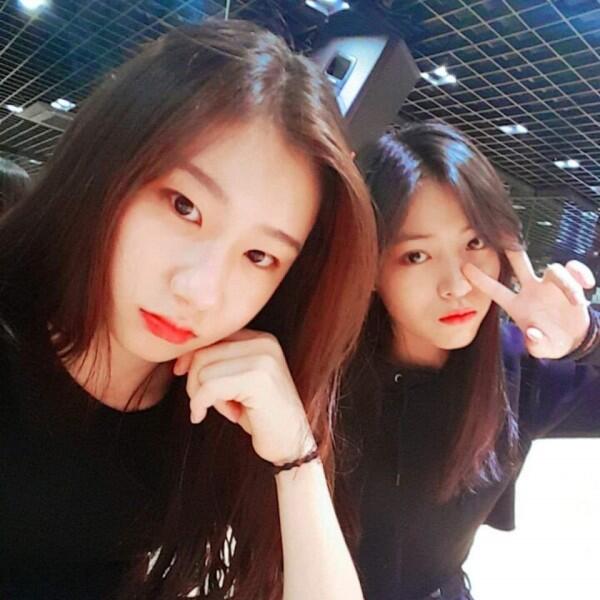 9 Potret Persahabatan Ryujin dan Chaeryeong ITZY