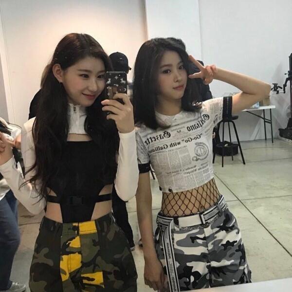 9 Potret Persahabatan Ryujin dan Chaeryeong ITZY