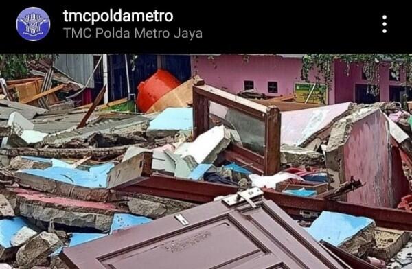 Kosan Tiga Lantai di Mampang Ambruk, Penyebabnya Masih Ditelusuri