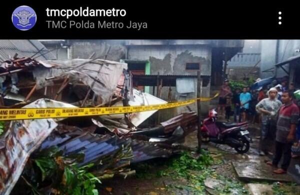 Kosan Tiga Lantai di Mampang Ambruk, Penyebabnya Masih Ditelusuri