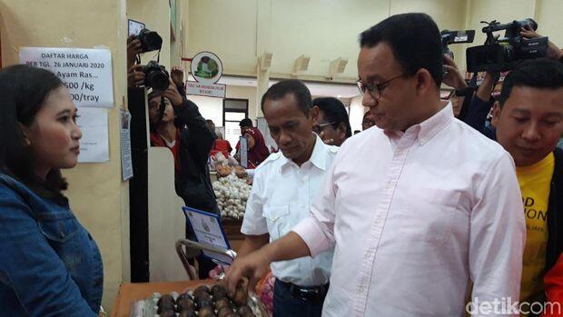 Stabilkan Harga Cabai-Bawang, Anies Ingin Warga Bersyukur Tinggal di Jakarta