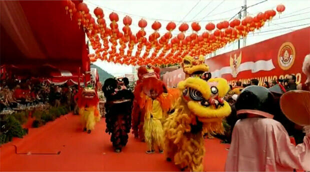 Dibuka Menteri Agama, Pawai Cap Go Meh 2020 di Singkawang Meriah