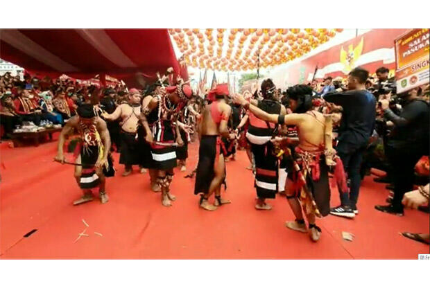 Dibuka Menteri Agama, Pawai Cap Go Meh 2020 di Singkawang Meriah