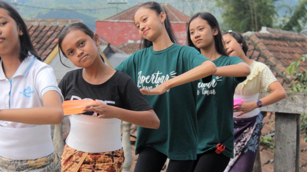Pelatihan Tari Bagi Anak-Anak Desa Ngroto