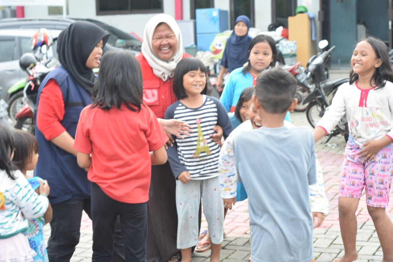 PMI Kota Tangerang Memberikan PSP Kepada Penyitas Banjir Periuk Tangerang
