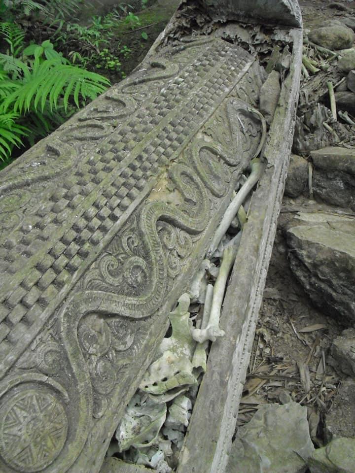 Ke Toraja, Berjalan di Samping Tengkorak yang Terserak