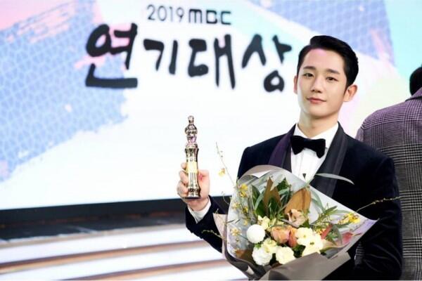 10 Potret Perjalanan Karier Aktor Jung Hae In, Segera Comeback!