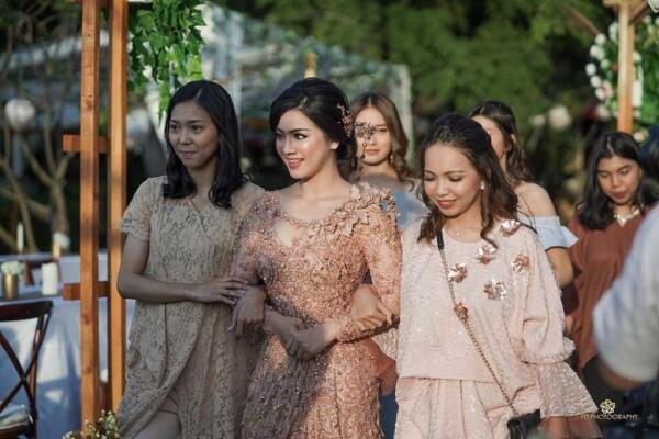 9 Inspirasi Makeup dan Kebaya Lamaran Felicya Angelista yang Elegan