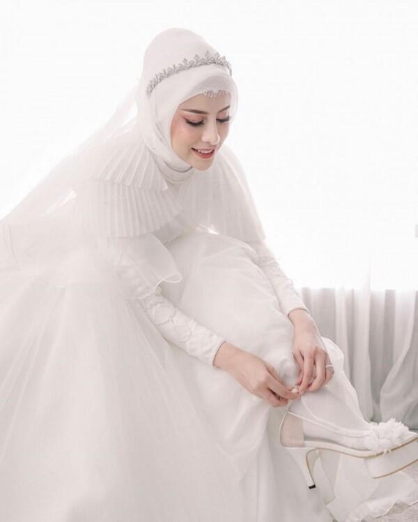 Sah! 10 Momen Akad Nikah Aghnia Punjabi dan Reinukky Abidharma