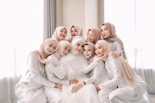 Sah! 10 Momen Akad Nikah Aghnia Punjabi dan Reinukky Abidharma