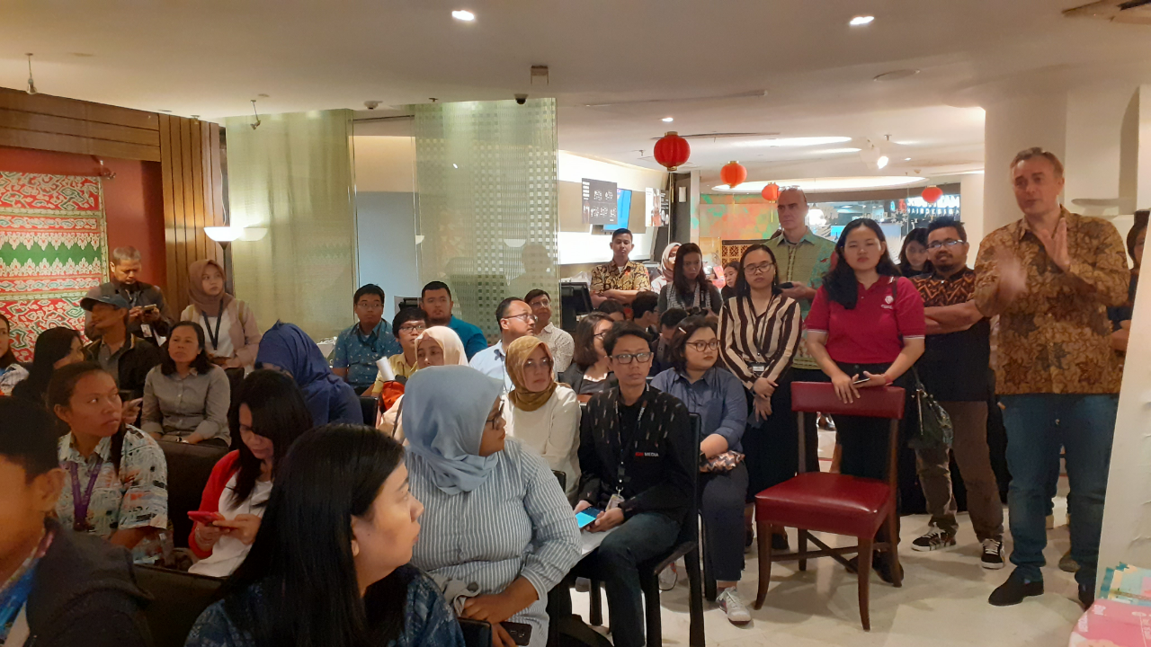 1000 DAYS FUND Pasang 12.000 Poster Tinggi Badan Di 22 Pulau For Pencegahan STUNTING