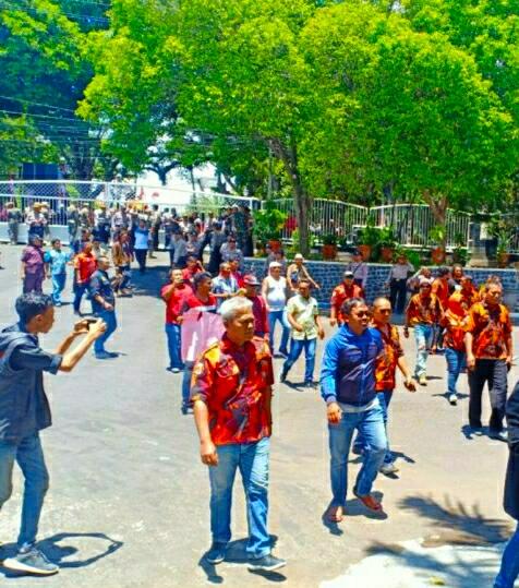 Saat Hearing Demontran Sedikit Memanas Di Gedung DPRD TK II Banyuwangi