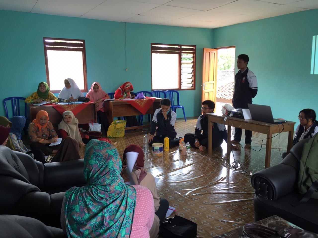 Sosialisasi Pengelolaan Sampah di Desa Bedono